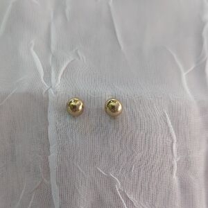 Elegant Gold Stud Earrings